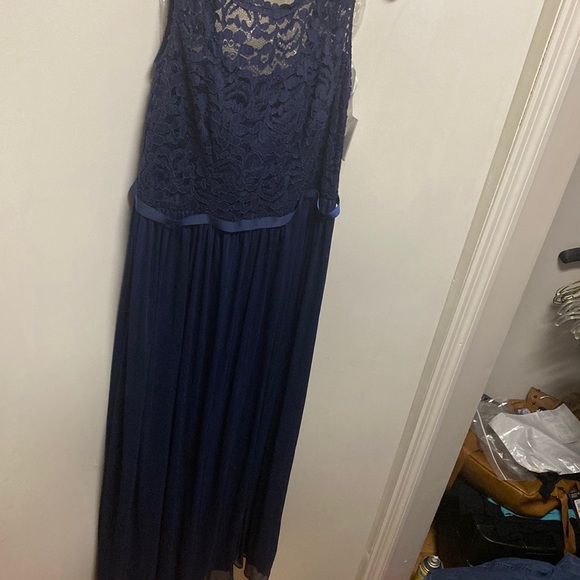 David’s Bridal Long Lace Mesh Dress NWT - Picture 2 of 9